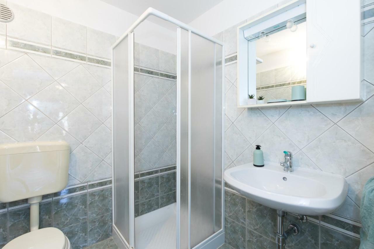 Apartment Adrijana Връбник Екстериор снимка